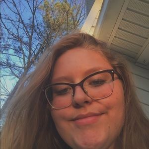 Meet your Posher, Gloria